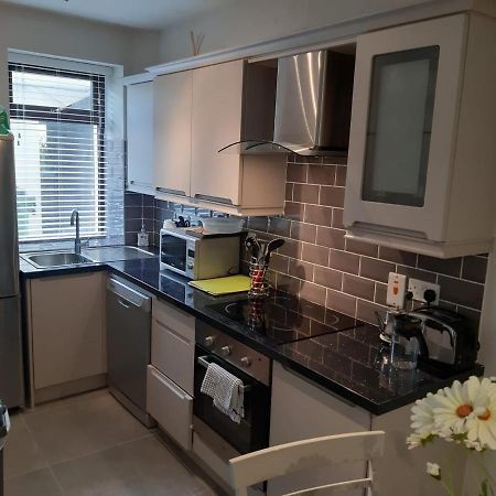 Вилла Amazing Location 1 Minute From Golf Club, Лехинч Экстерьер фото